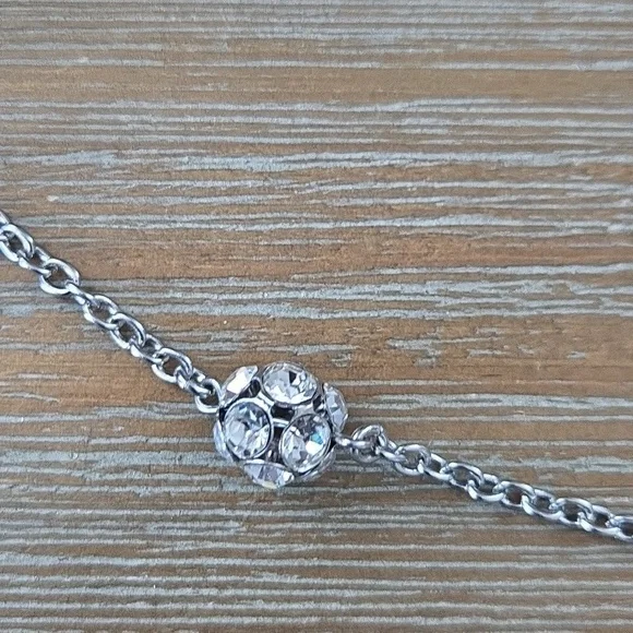 Silvertone Talbots Sparkly Necklace - Picture 2 of 5